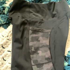 Zyia camo light n’ tight 7/8” leggings, size 12